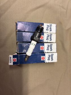 New 4 R43TS AC spark plugs