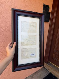 2x photo frames