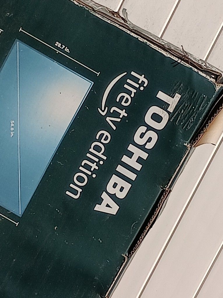 ToSHIBA 55" FIRE TV EDITION TV WITH REMOTE