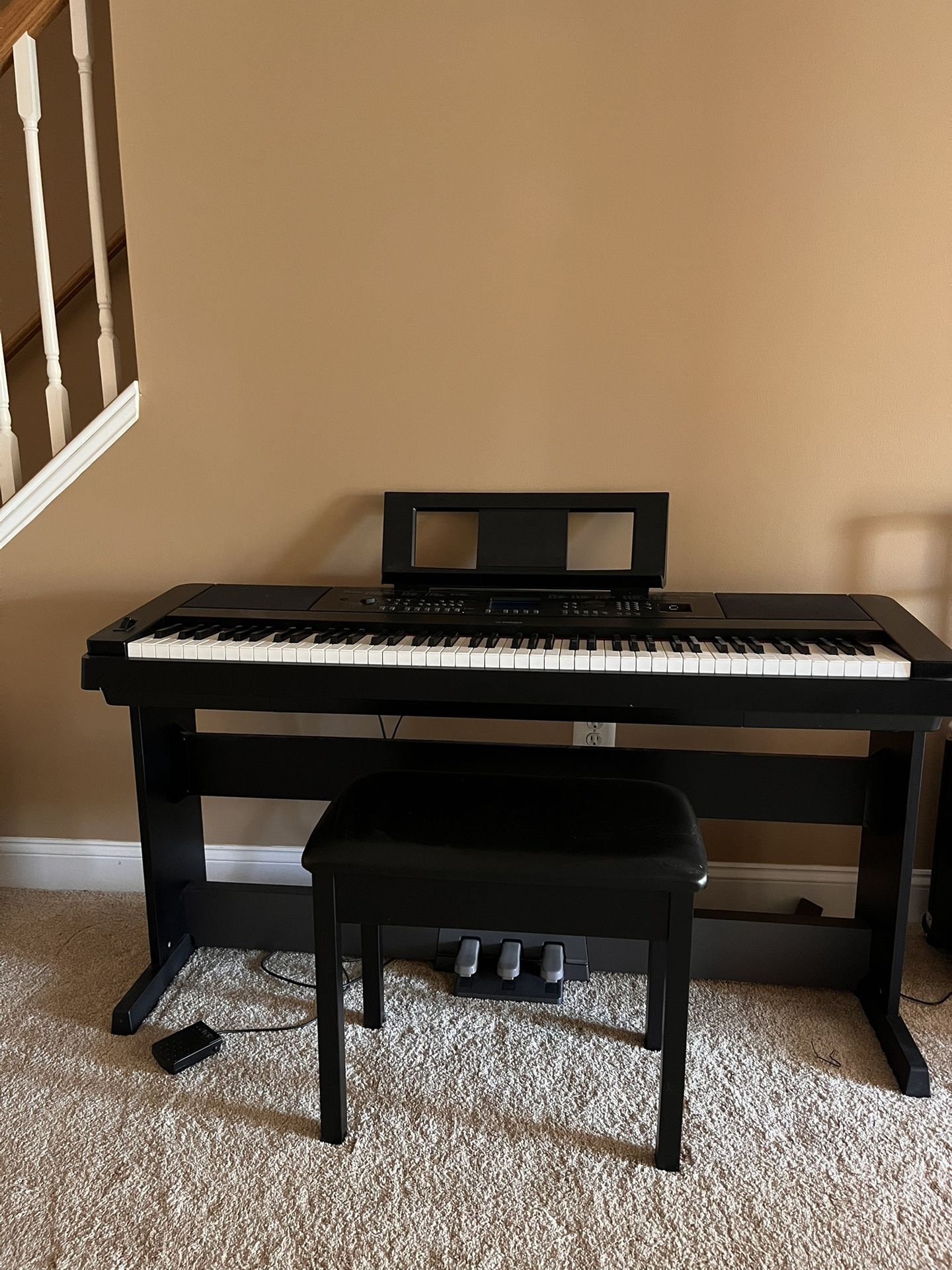 🎹 Digital Piano - Yamaha DGX-660B 88-Key Weighted w/ Stand + Bench