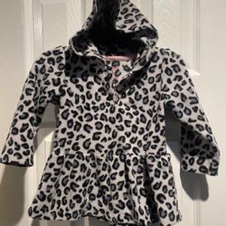 18m Black and white leopard hooded fleece sweatshirt with ruffle bottom 3 buttons at neckline