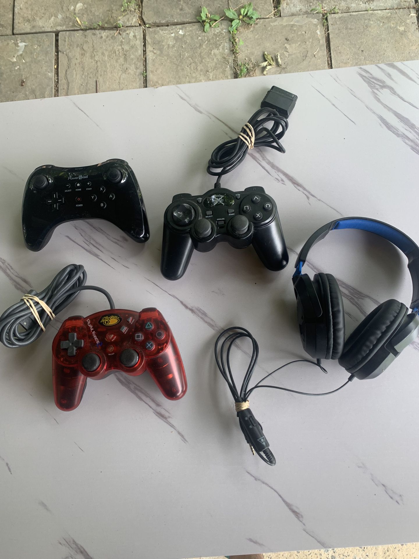 PlayStation Controllers & Nintendo Wii U Controller & Headphones