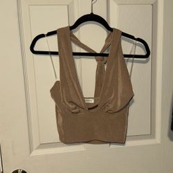 Brown Halter Crop Top Size Médium Never Used 