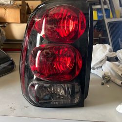 2002-2009 Chevy trailblazer Left Taillight