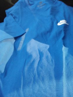 Blue Nike tee shirt (L)