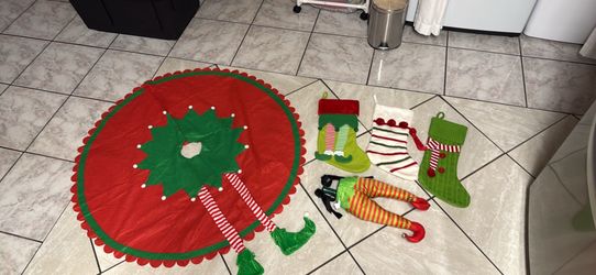 Elf theme tree decor