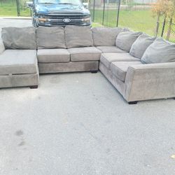 Gray U Shaped Sectional Sofa 