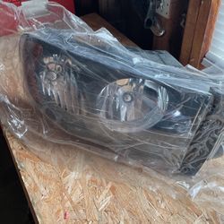 2004 Dodge Ram Headlight 