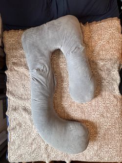 Pregnancy pillow