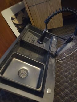 Sink and basin for bar