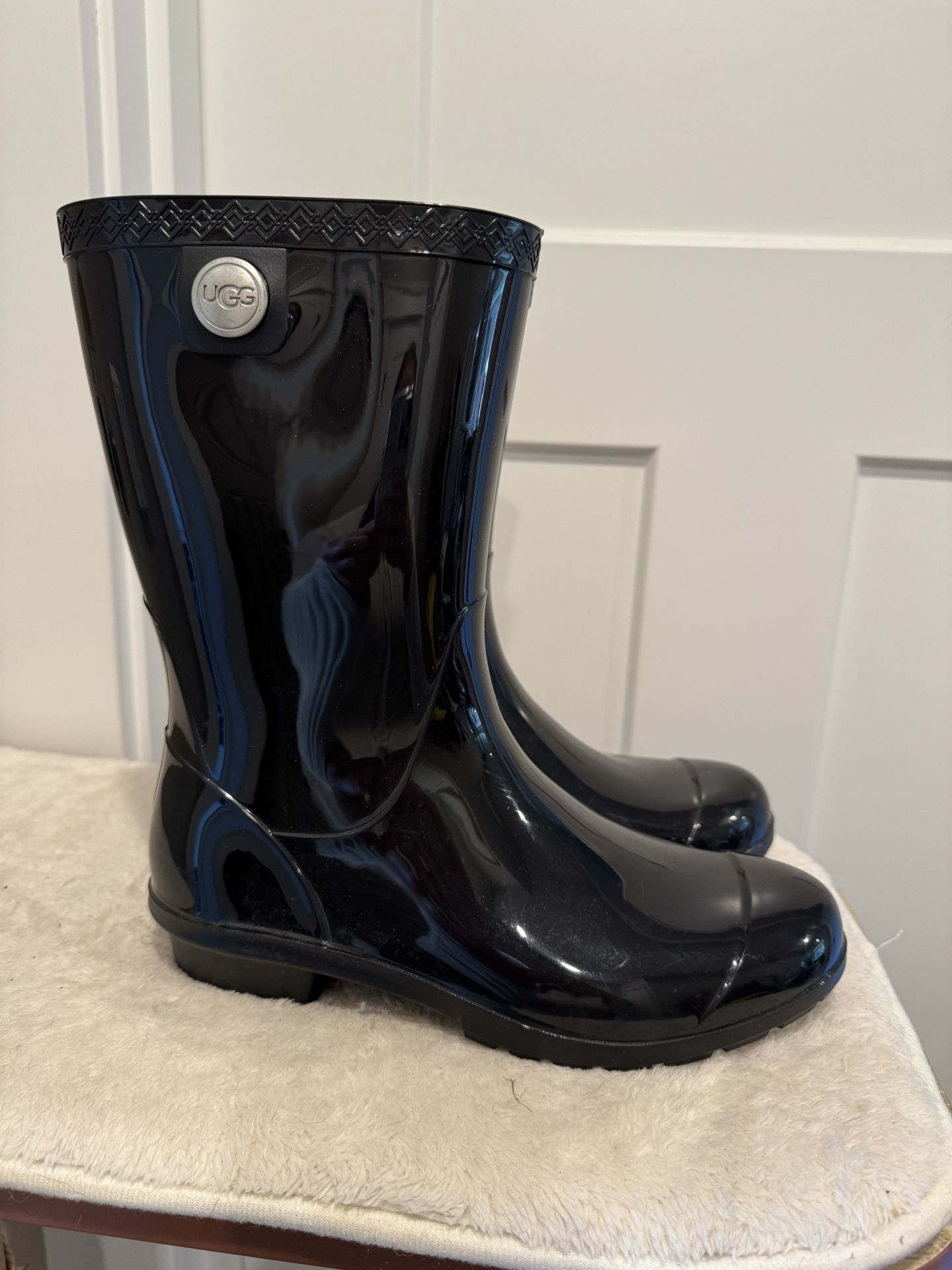 UGG Rain Boots Size 7