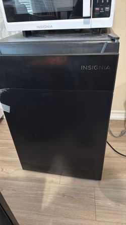 Insignia black fridge