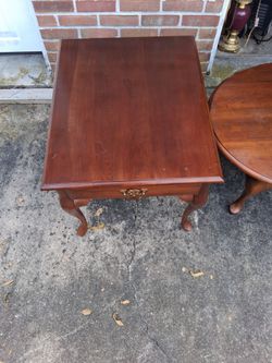 Queen Anne Cherry Wood end table