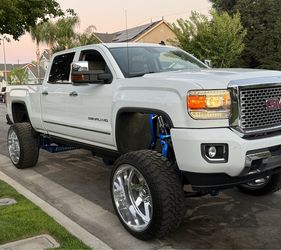 2015 GMC Denali Diesel 2500