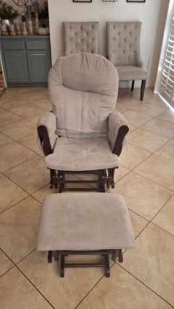 Rocking chair with Footrest