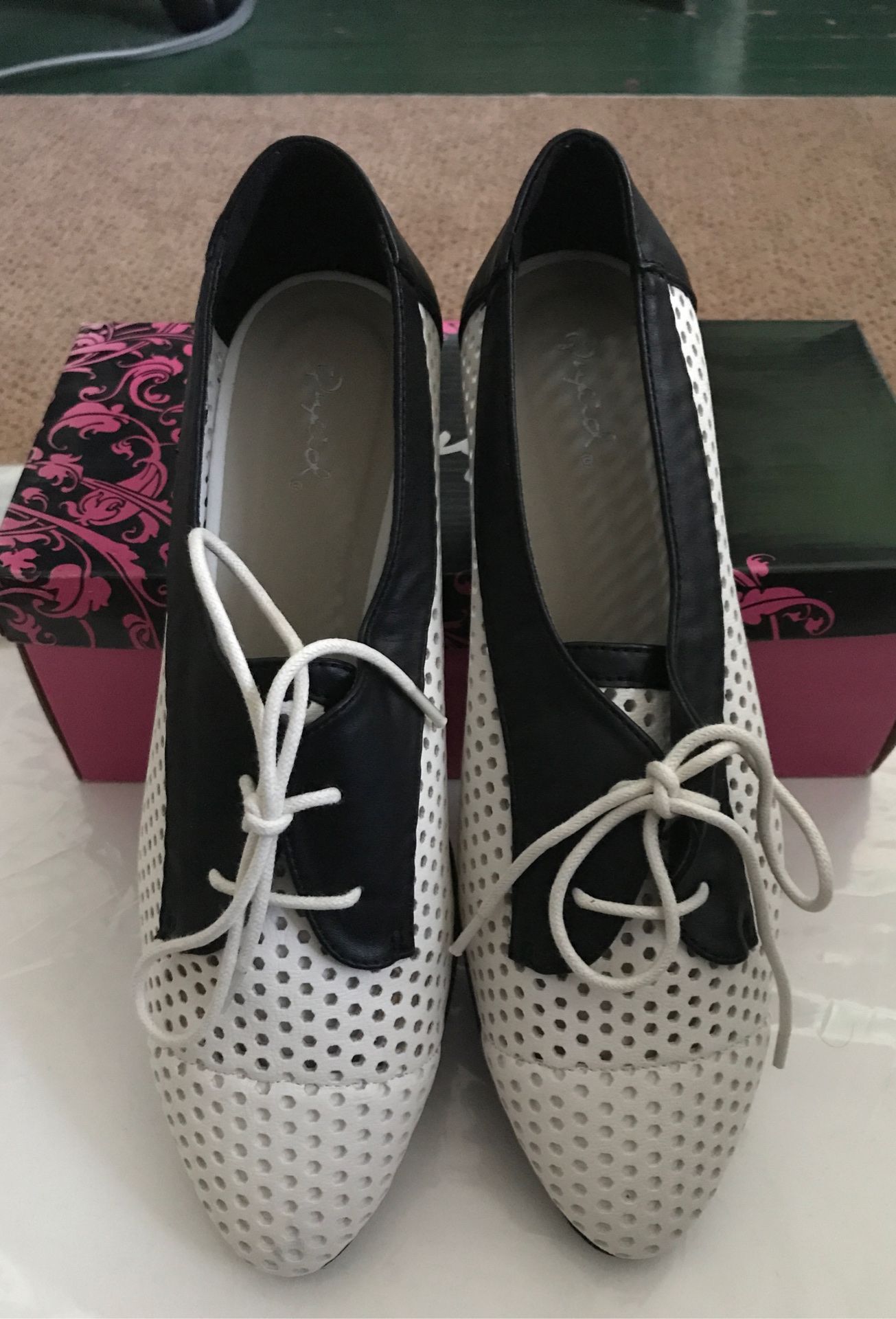 Quipid tuxedo style oxfords