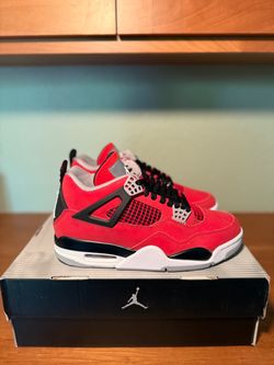 Size 9 Jordan 4 toro bravo