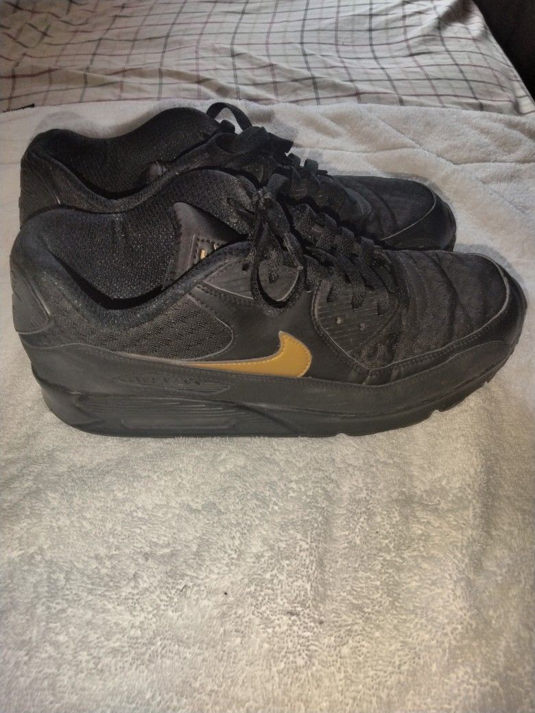 Men's Nike Air Max Shoes Size 12 Like New