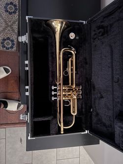 Bb Trumpet with Hard Case