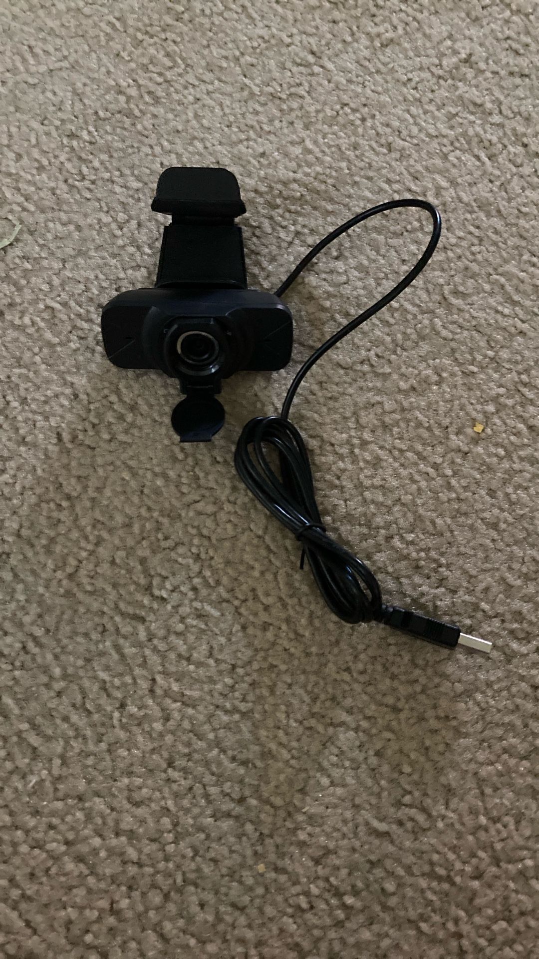 Webcam With Closing Lens and Easy Mount