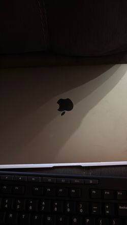 Apple MacBook Laptop