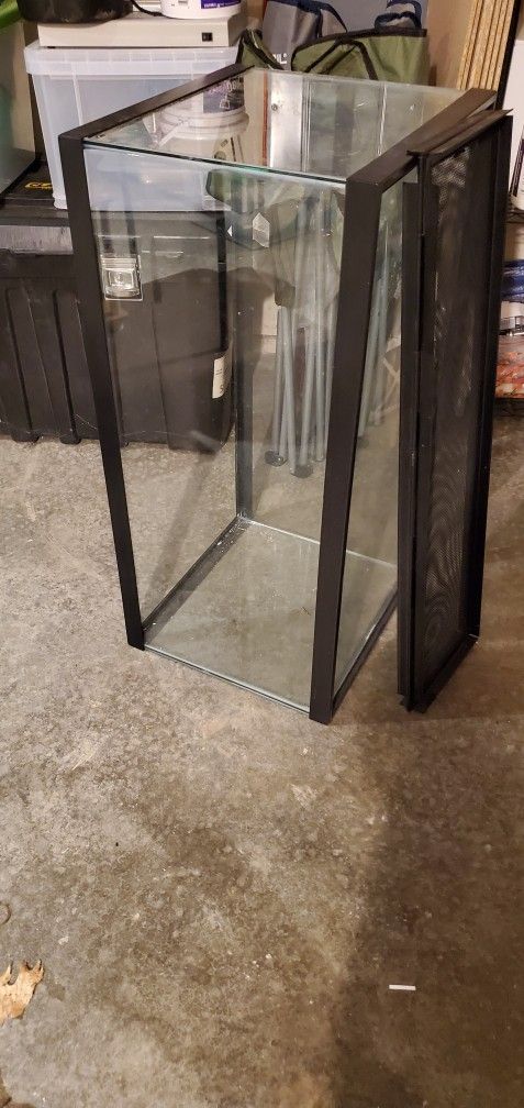 Fish Tank - 40 Gallon Breeder, With Reptile Lid