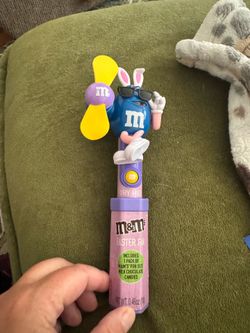 2 spinning toys