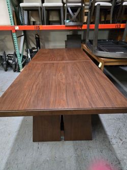 Thomasville Kayde 92-110" Wood Dining Table