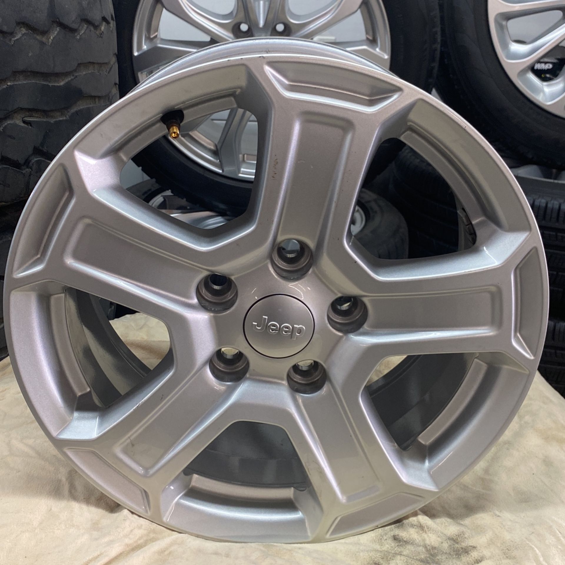 Jeep Aluminum Wheels -MOPAR 17x 7.5 