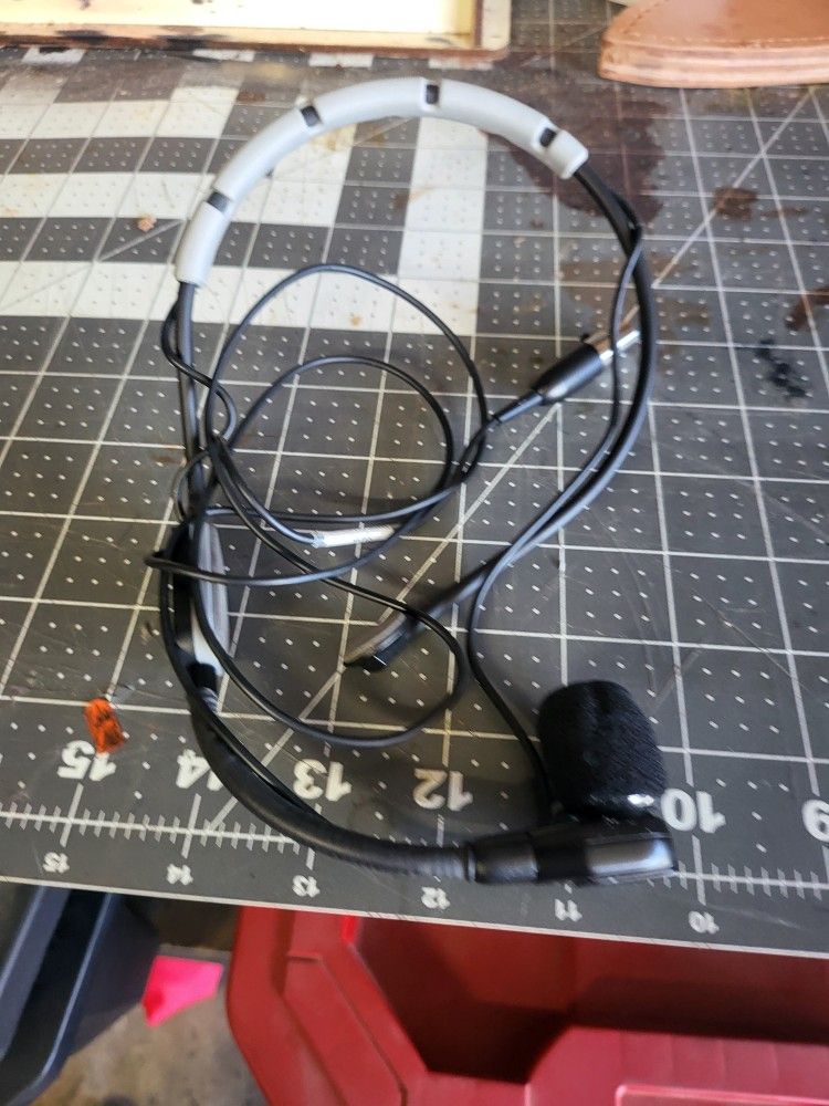 Shure SM 35 Headworn Microphone