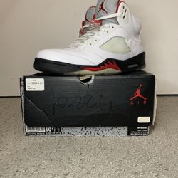 VNDS JORDAN 5 FIRE RED SIZE 10.5