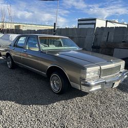 1987 Chevrolet Caprice Sedan 305 V8