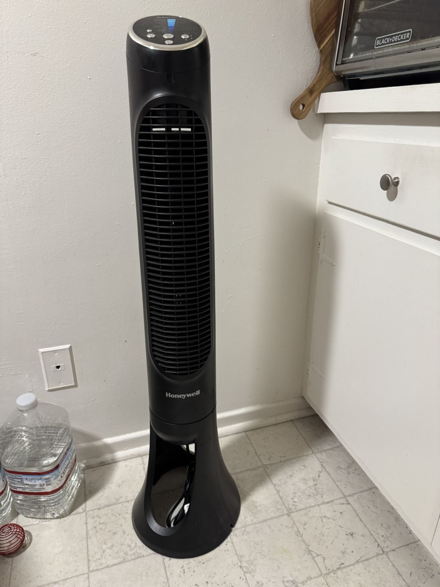 Honeywell QuietSet 8-Speed Oscillating Tower