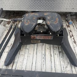 CURT Q20 5th Wheel Hitch & X5 Gooseneck Adapter Plate Combo