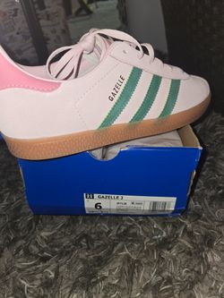 adidas Gazelle J Size 6y or 7w