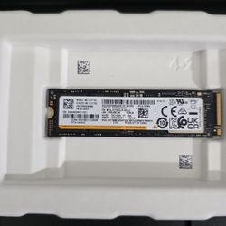 Samsung 1TB PM9A1 M.2 2280 PCIe Gen 4x4 NVMe SSD MZ-VL21T00
