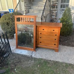 Dresser With Mirror