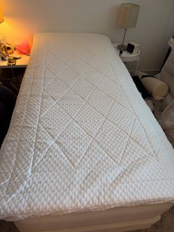 Tempurpedic Mattress Topper Twin XL college dorm