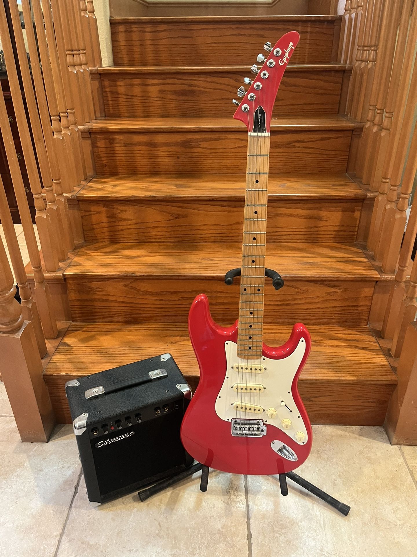 Epiphone S310 Stratocaster (VINTAGE/RARE) W/ Silvertone Guitar Amp