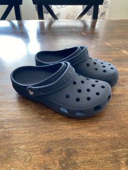 Crocs kids classic clog size junior 3 (J3) Navy dark blue