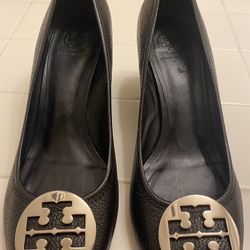 NEW NEVER WORN TORY BURCH PEEP TOE WEDGES