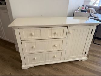 Kids dresser