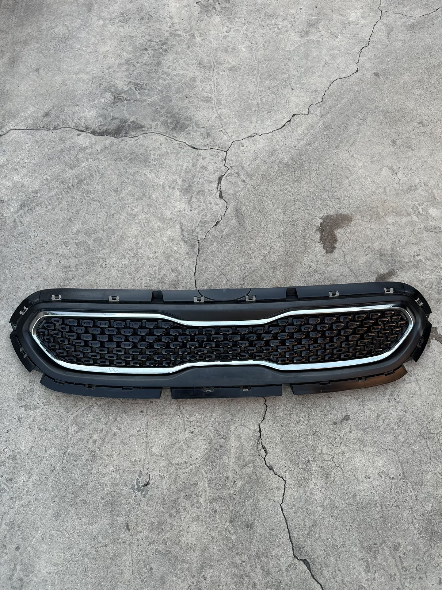 2017 2018 2019 Kia Niro Front Bumper Grille 