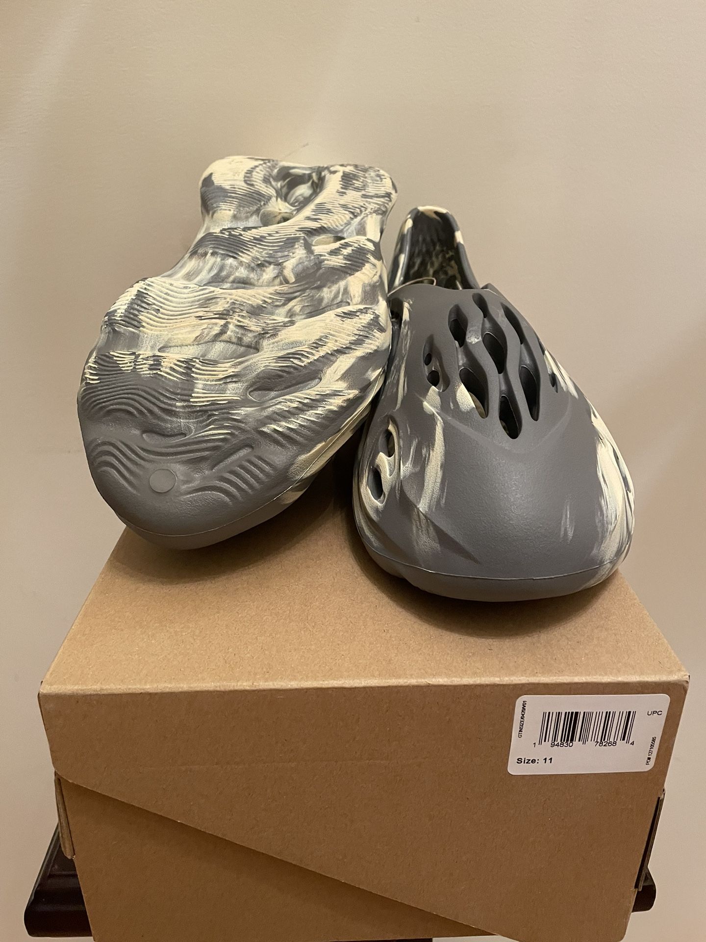 Yeezy Foam Runner 'MXT Moon Grey' (GV7904) Size 11