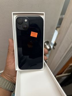 Apple iPhone 14 128 gb unlocked with store warranty 