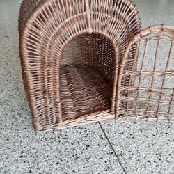 Wicker Pet Carrier 