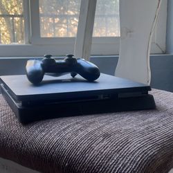 PlayStation 4 (PS4) With Power Cable+ Controller