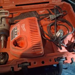Milwaukee Pex M12 expander 