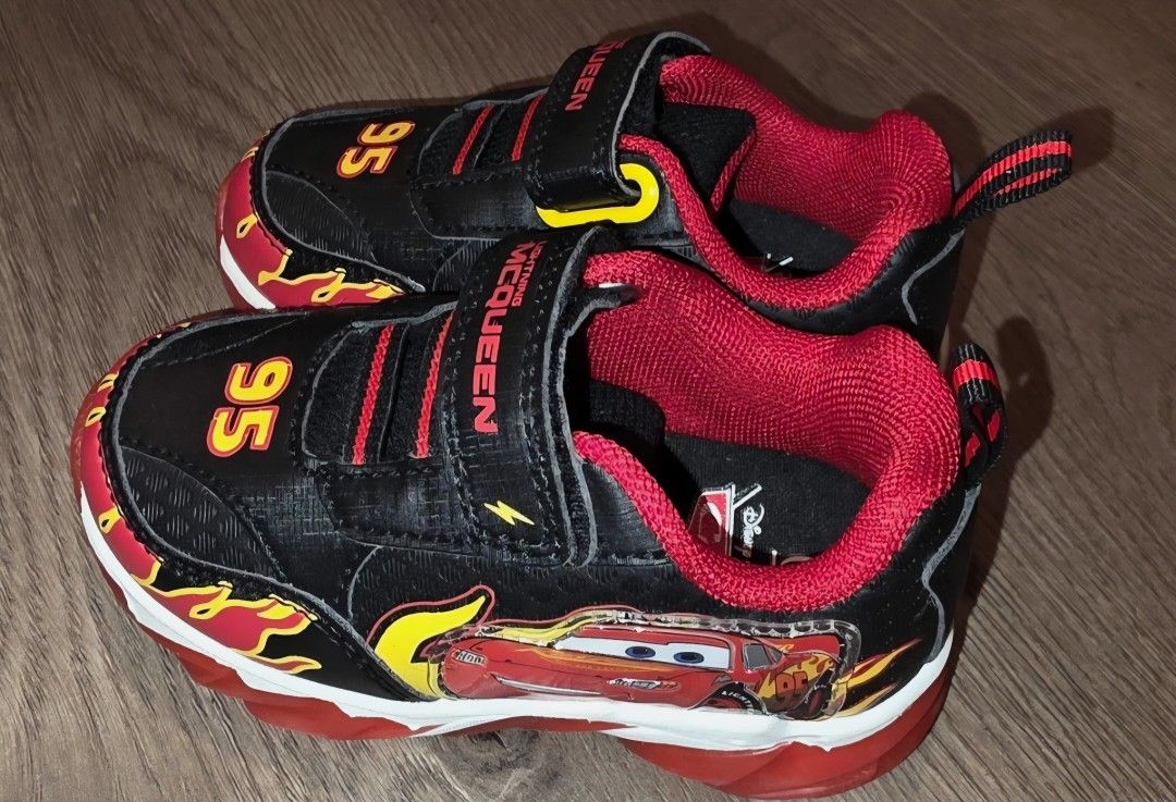 Disney CARS Lightning McQueen Light Up Shoes Toddler Size 6