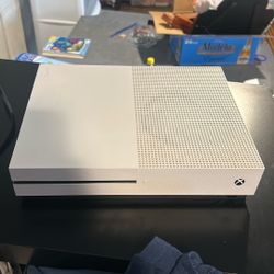 Xbox One S Used In Great Condition